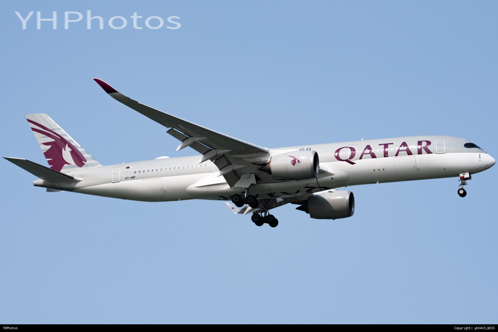 A7-AMF卡塔尔航空359