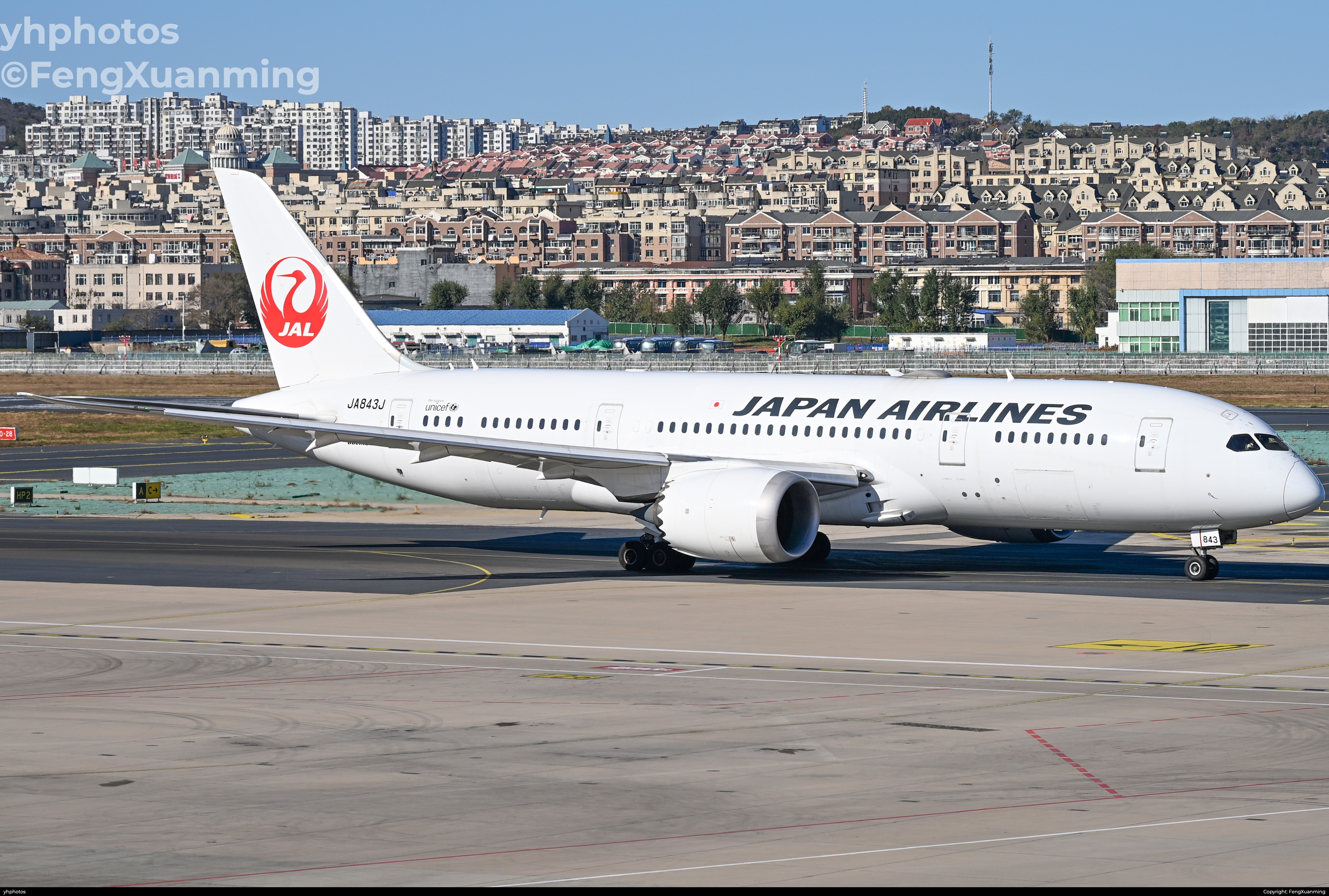 JA B787-8 DLC滑行