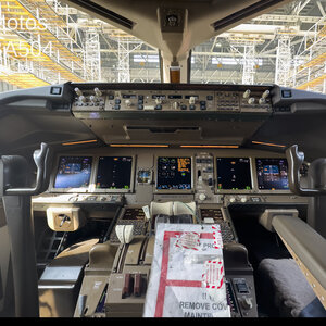 HAECO活动参观773驾驶舱